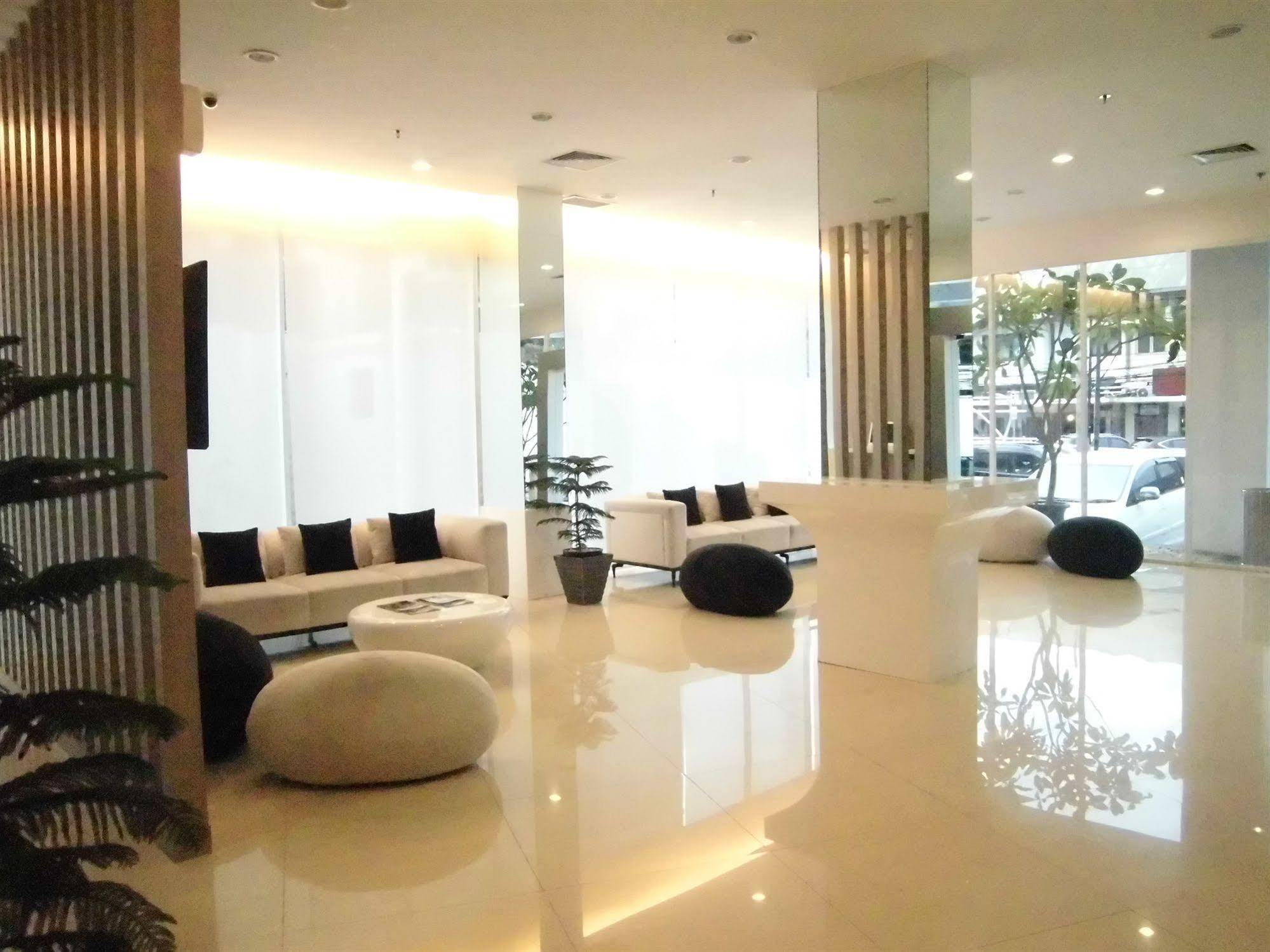โรงแรมวิซ ชิกินี จาร์กาตา จาการ์ตา ภายนอก รูปภาพ